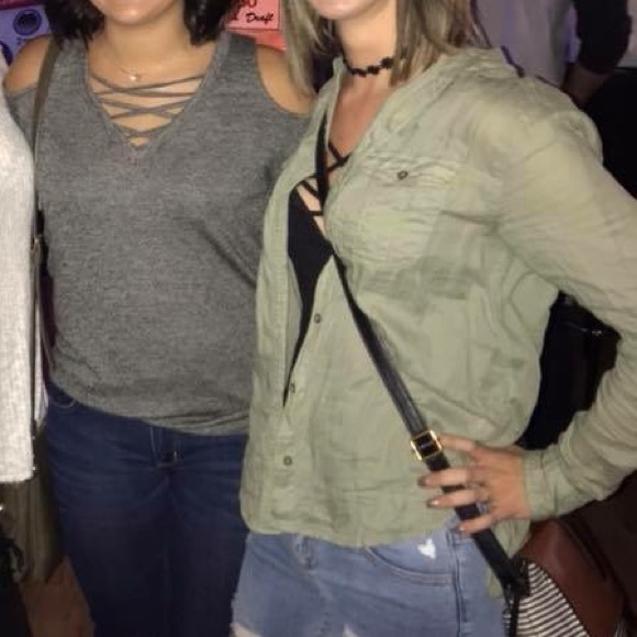 Forever 21 olive button down - Picture 3 of 3